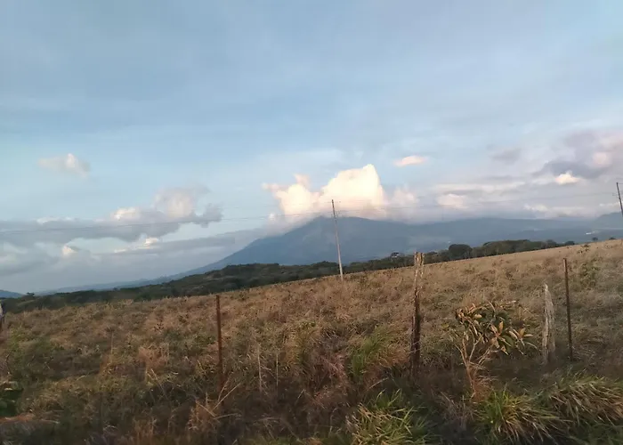 Vacacional Brisas Del Volcán Miravalles Сasa de vacaciones *